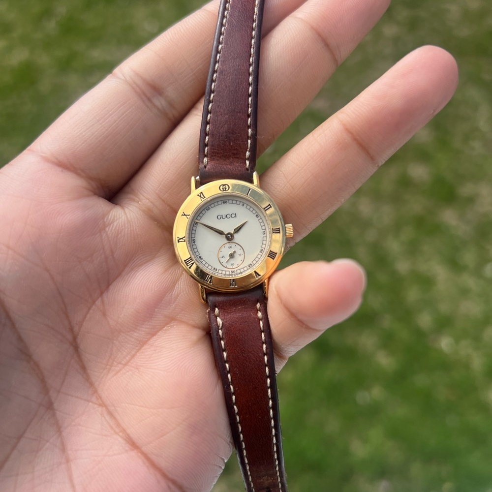 GUCCI Chronograph, Gold Plated ladies Watch - Picture 4 of 11